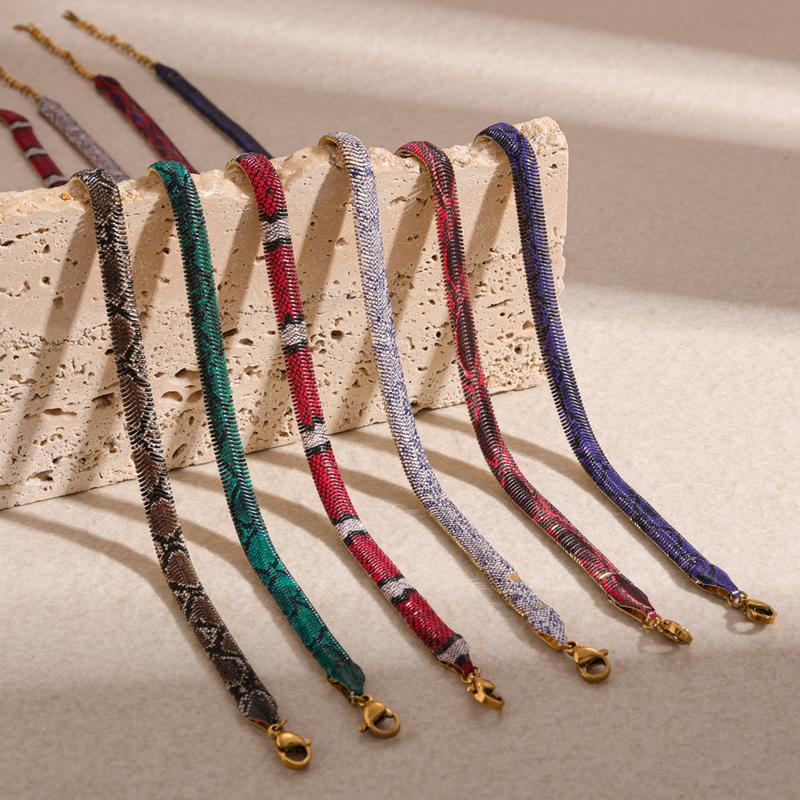 Colorful Snake-Pattern Iron Chain Necklace – Lightweight Unisex Statement Choker for Men & Women, Unique Birthday and Holiday Gift
