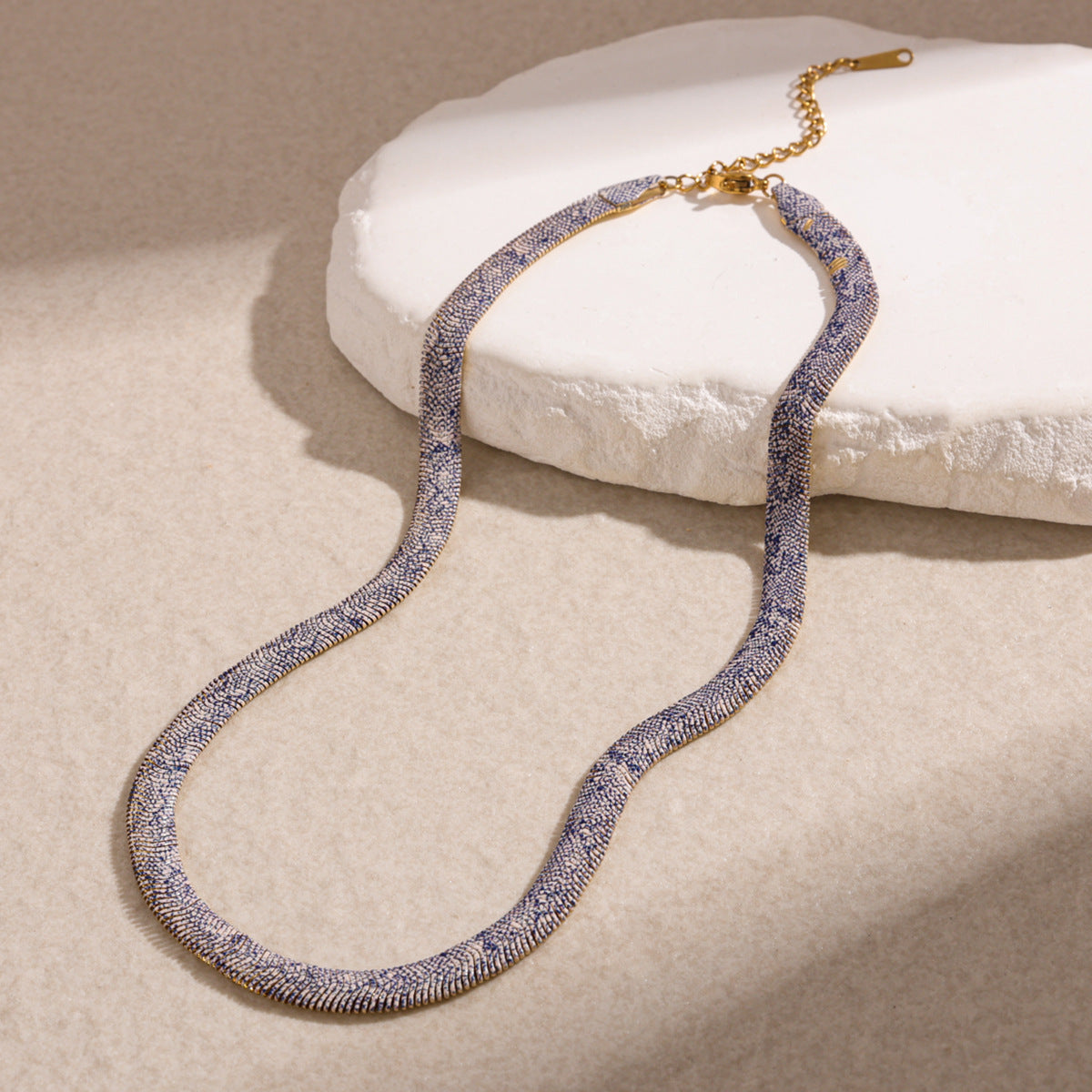 Colorful Snake-Pattern Iron Chain Necklace – Lightweight Unisex Statement Choker for Men & Women, Unique Birthday and Holiday Gift