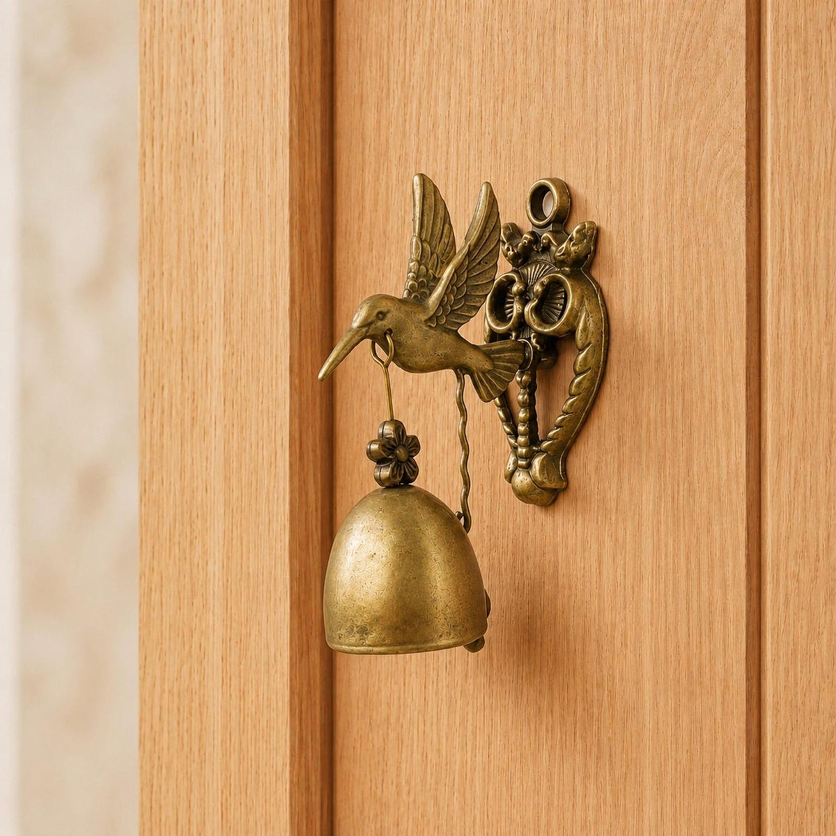 Vintage Hummingbird Magnetic Door Bell – Decorative Entry Chime with Antique Brass-Tone Finish