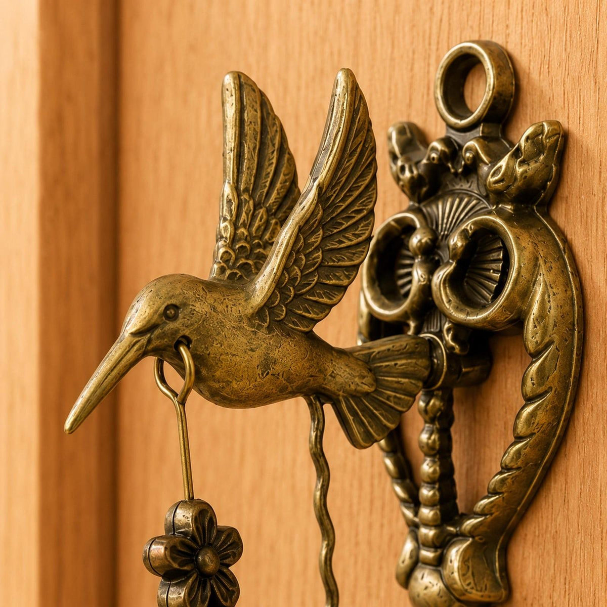 Vintage Hummingbird Magnetic Door Bell – Decorative Entry Chime with Antique Brass-Tone Finish