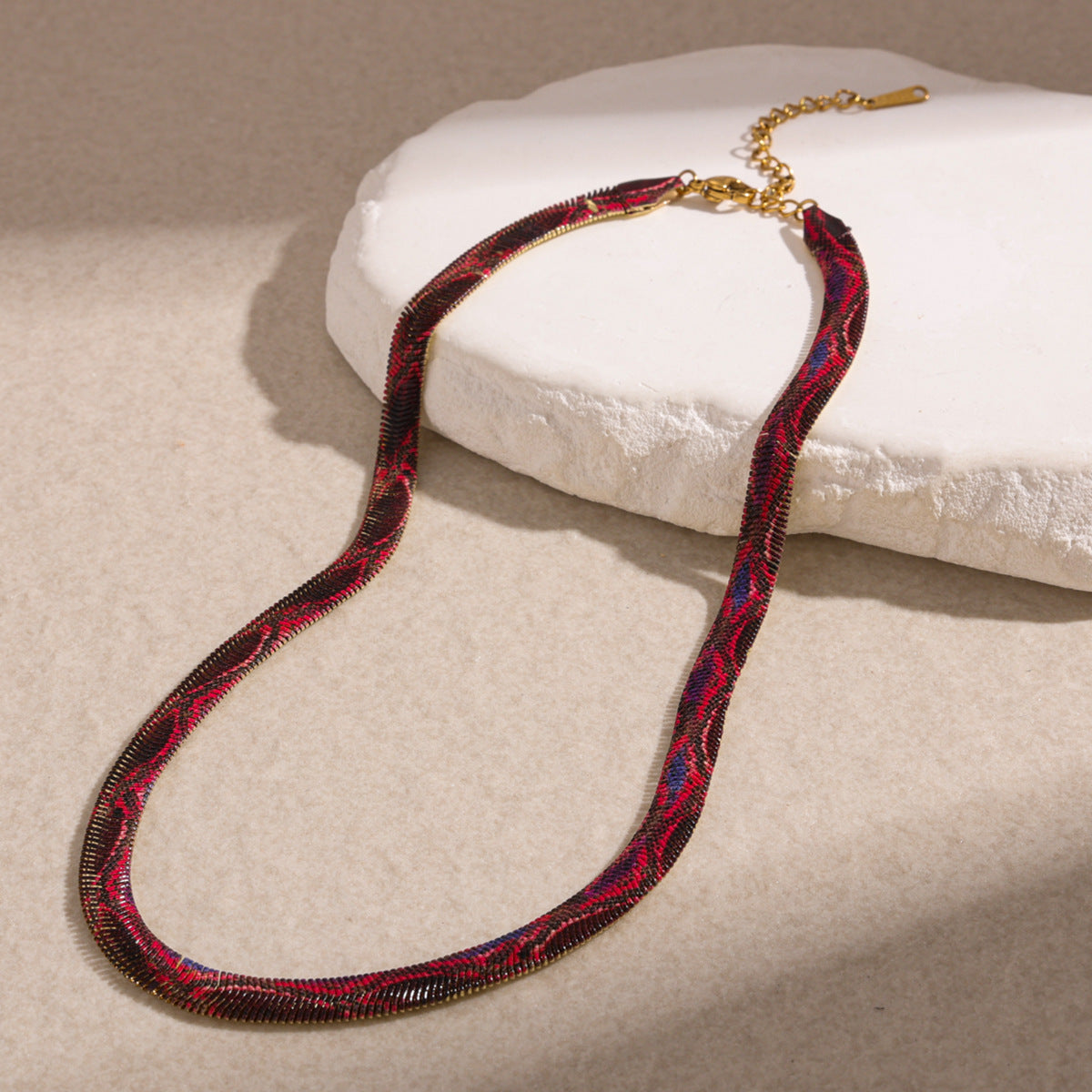 Colorful Snake-Pattern Iron Chain Necklace – Lightweight Unisex Statement Choker for Men & Women, Unique Birthday and Holiday Gift