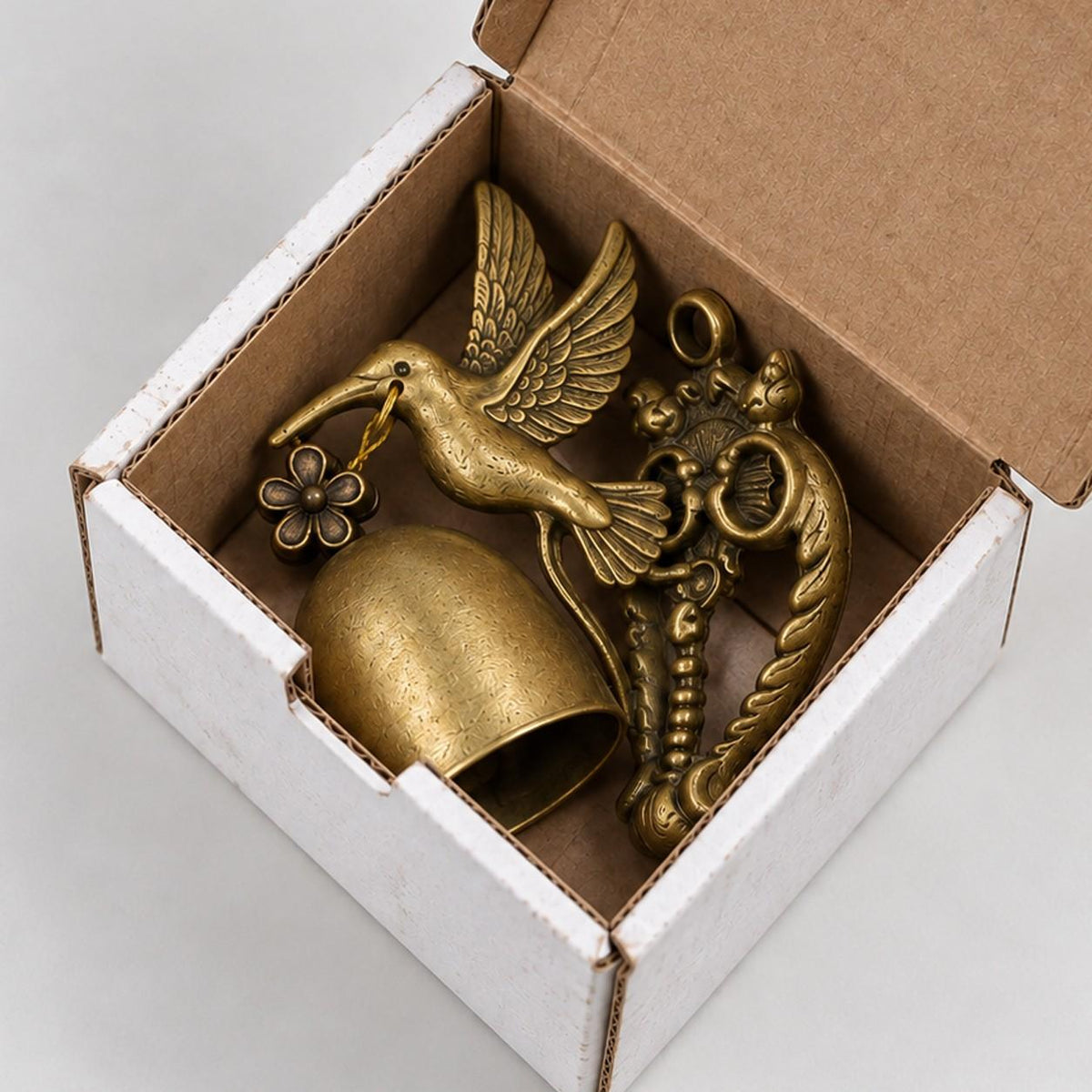 Vintage Hummingbird Magnetic Door Bell – Decorative Entry Chime with Antique Brass-Tone Finish